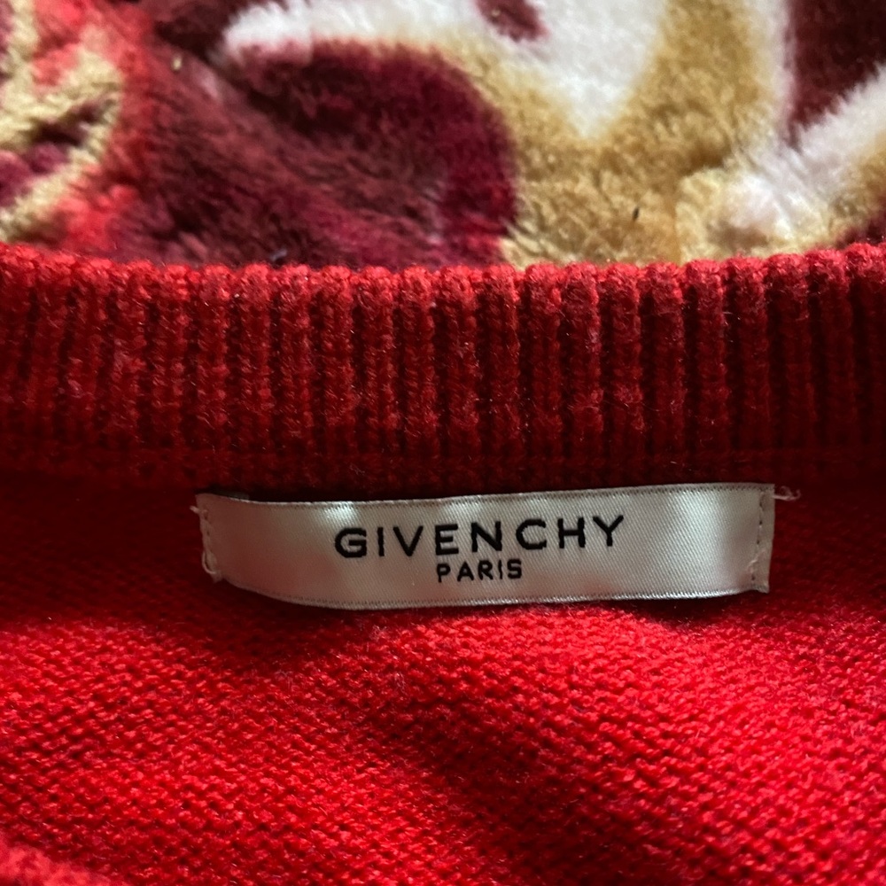 COPY - GIVENCHY
Reverse Logo Sweater Red/white